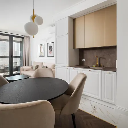 Grzybowska Deluxe #70 By Bookinghost *