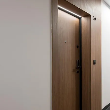 Grzybowska Deluxe #70 By Bookinghost * Varsavia