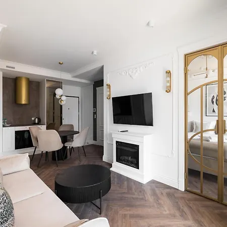 Appartamento Grzybowska Deluxe #70 By Bookinghost *