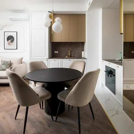 Grzybowska Deluxe #70 By Bookinghost * Варшава