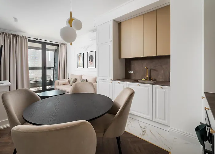 Grzybowska Deluxe #70 By Bookinghost *