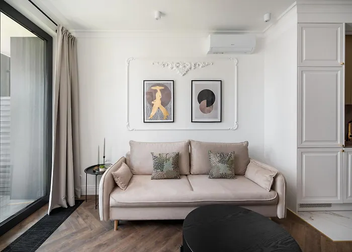 Grzybowska Deluxe #70 By Bookinghost Warsaw