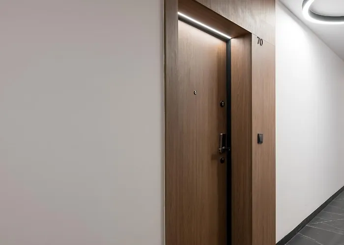 Grzybowska Deluxe #70 By Bookinghost * Varsó