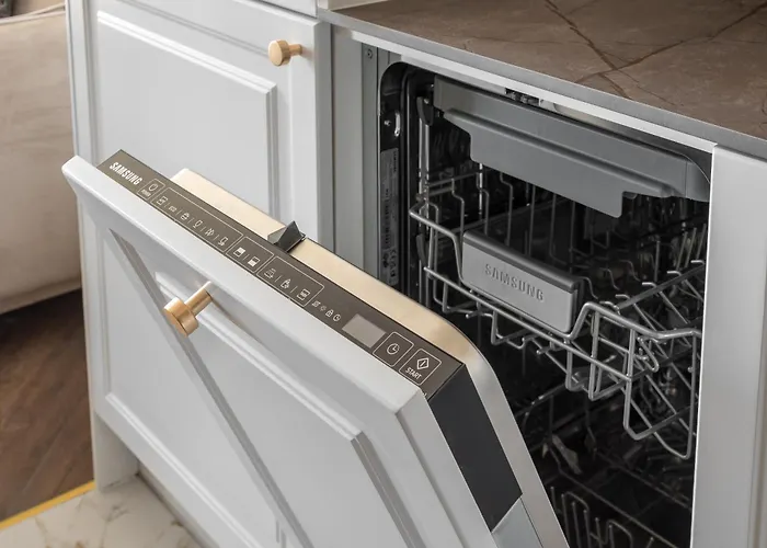 Grzybowska Deluxe #70 By Bookinghost Apartman