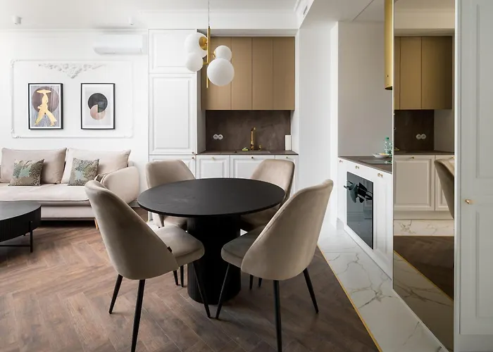 Grzybowska Deluxe #70 By Bookinghost * Warsaw