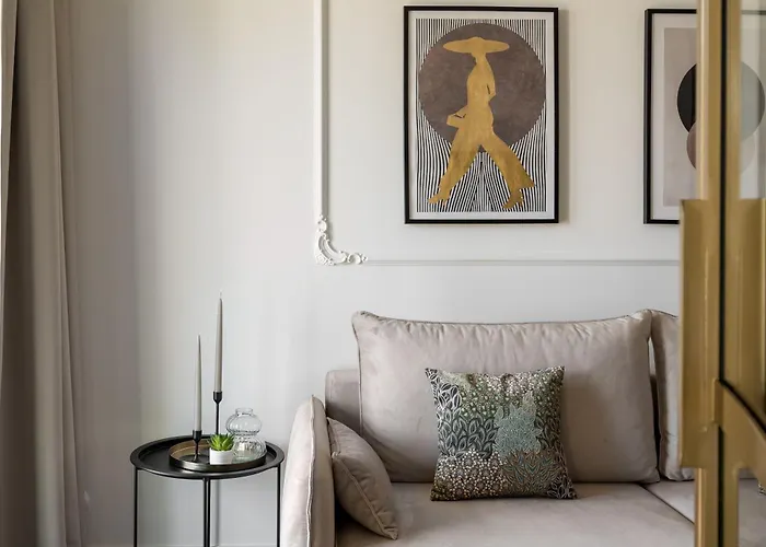 Grzybowska Deluxe #70 By Bookinghost * Varsó