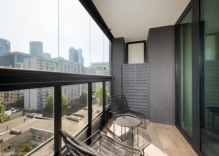 Grzybowska Deluxe #70 By Bookinghost Apartman